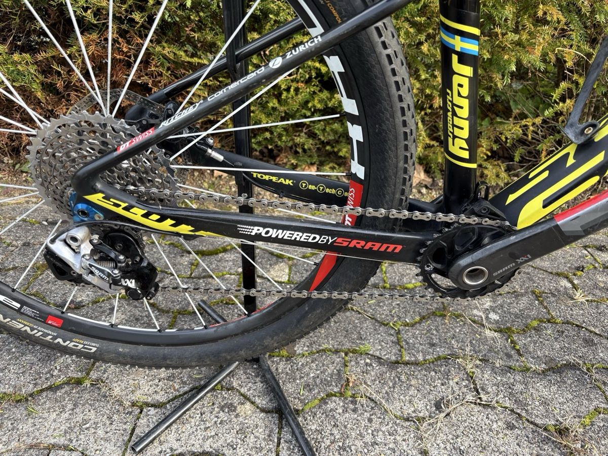 Scott Vélos: Scott Scale RC 700 – D'occasion à Jona par bik_7mxd 3