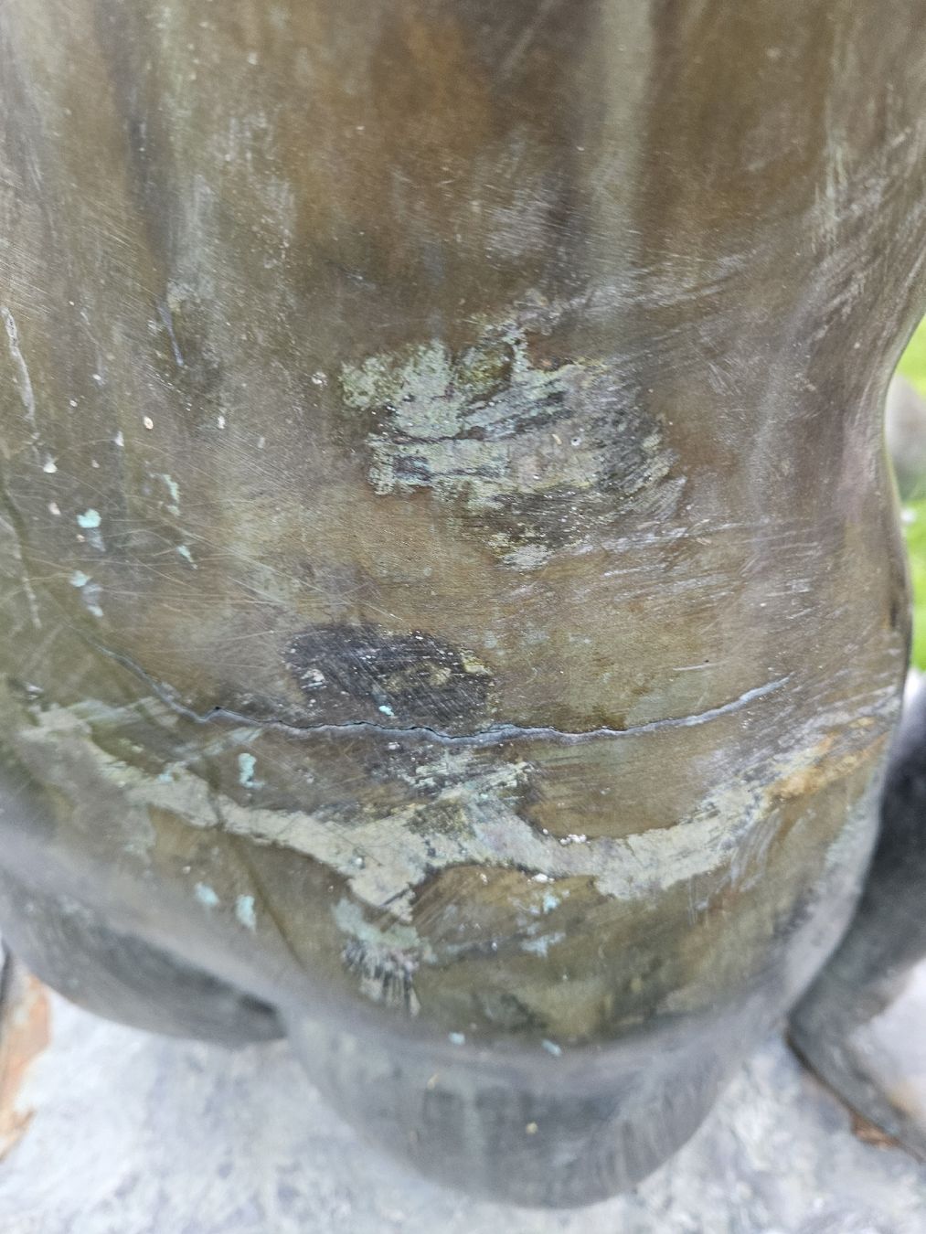 Sculptures & Statues: bronze skulptur akt – Défectueux à Schwellbrunn par Omega-alpha 7