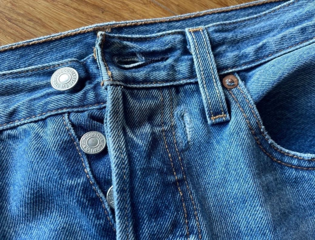 Levi's Jeans: Levi's 501, Grösse 27 – Gebraucht aus Frauenfeld von RoseMaylie 1