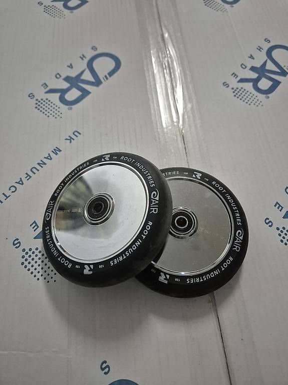 Kickboard: Stunt scooter root rs v3 räder – Usato da Buttisholz venduto da lua_mgr8