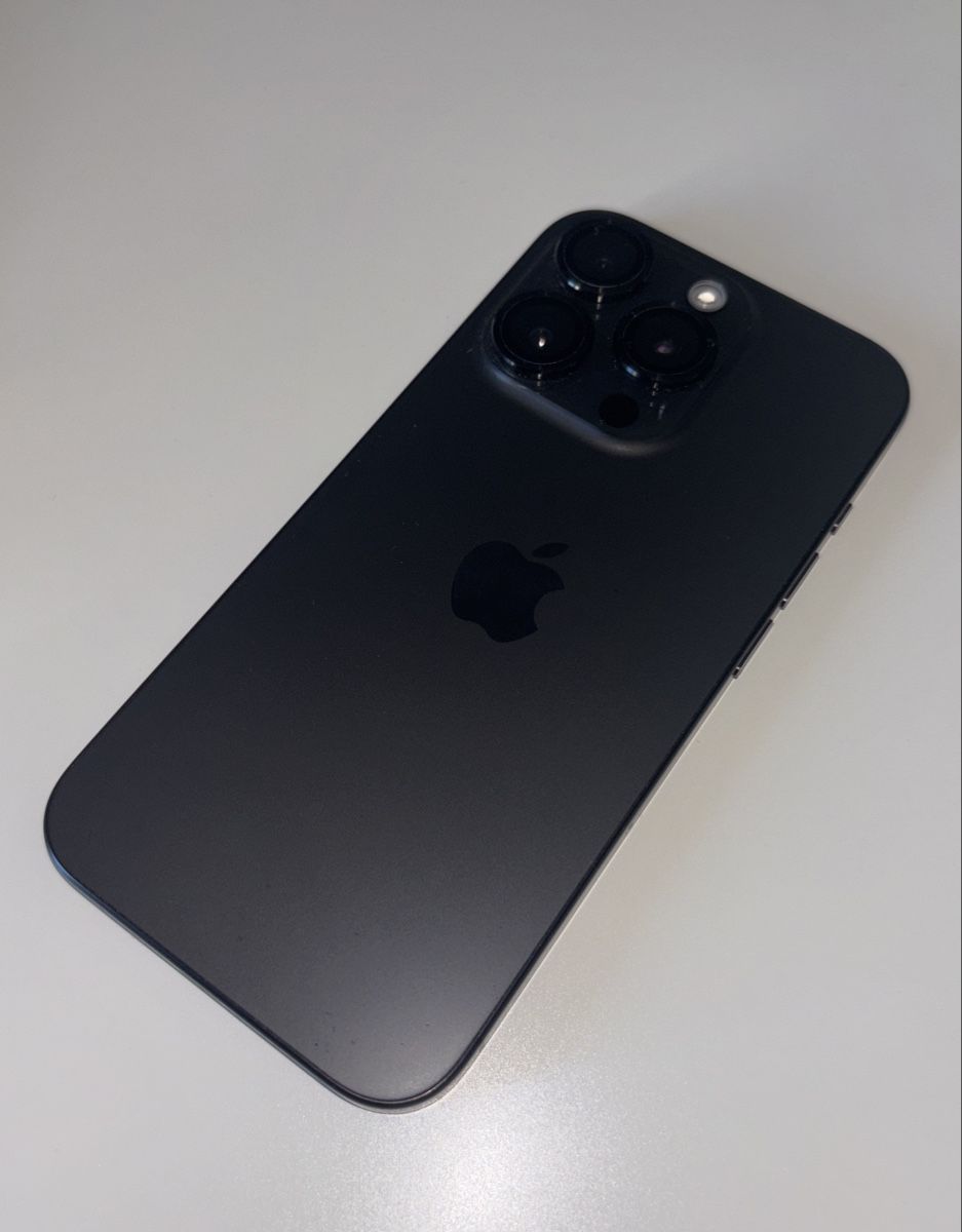 Apple Handys / Smartphones: iPhone 15 pro 🔥 – Gebraucht aus Schaffhausen von lor_5rg7 2