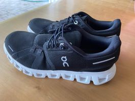 ON Cloud Laufschuhe Schwarz Grösse 38 Brandneu