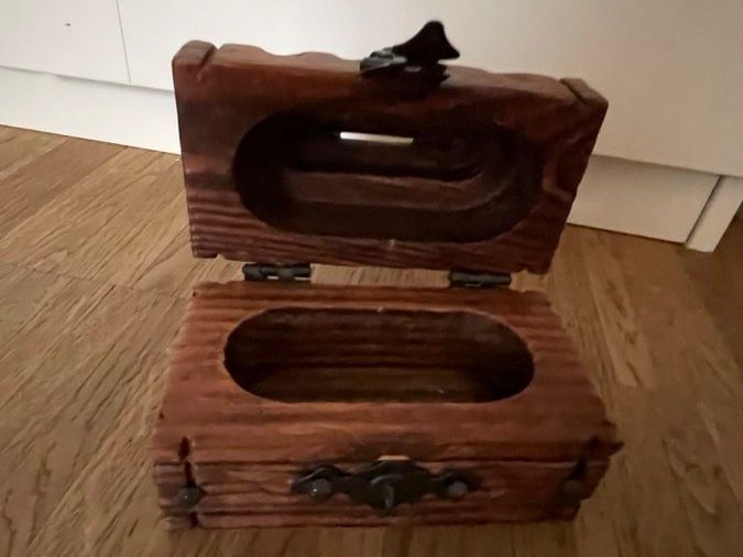 Tutte le decorazioni: Holz-Schatulle, rustikal und einzigartig, Vintage-Look – Usato da Zürich venduto da Belisimo
