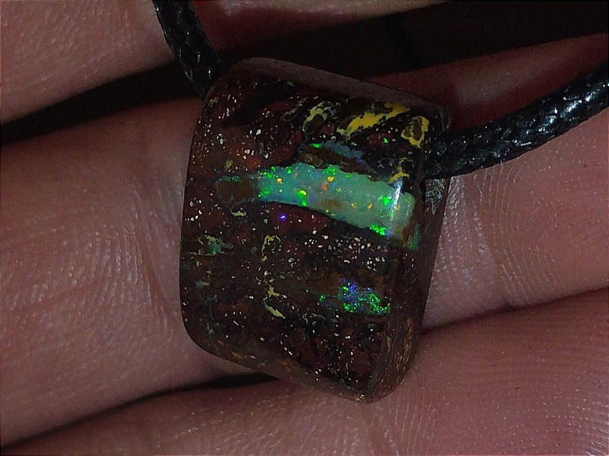 Pietre preziose: Natürlicher Australischer Boulder Opal Anhänger – Usato da Uerkheim venduto da Winwinner 1