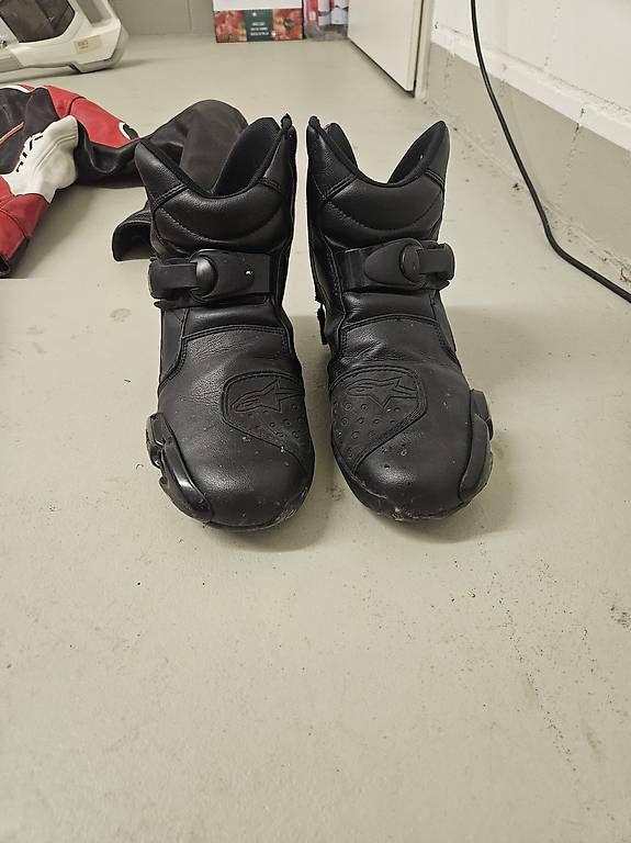 Scarpe da uomo: Alpinestars Schuhe Größe 43 – Usato da Rickenbach b. Wil venduto da Musti700007 1