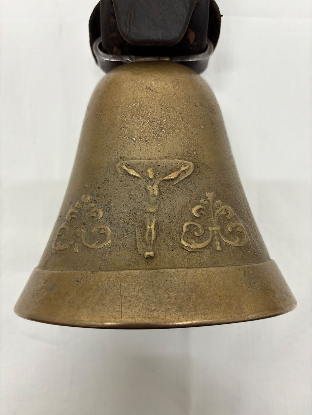 Glocken & Treicheln: Altertümliche Glocke ab Fr. 1.- – Gebraucht aus Breitenbach von miba52 3