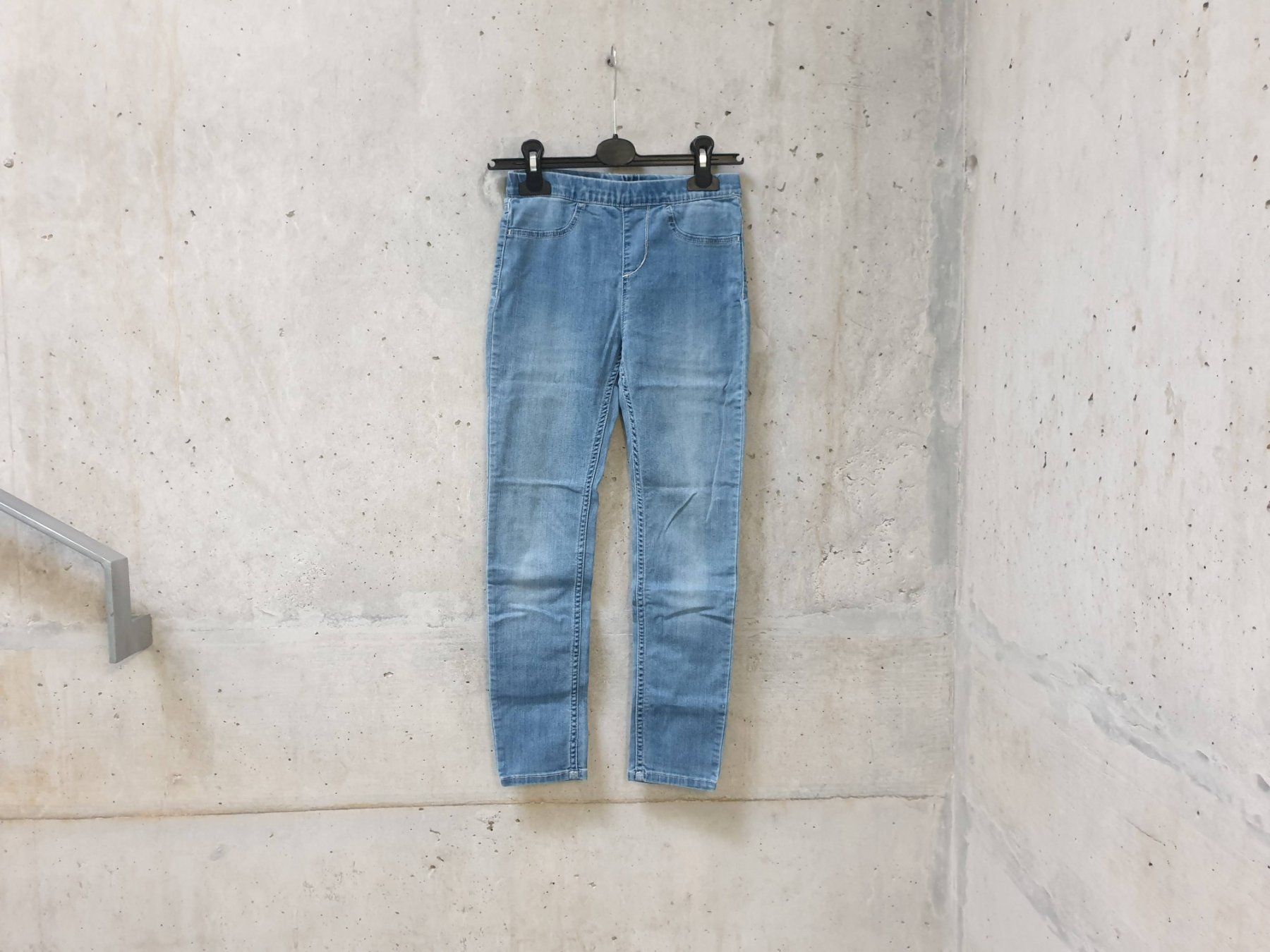 H&M Calze & Collant: Jegging H&M, bleu denim clair, basic, fille, taille 134 – Usato da Fribourg venduto da fripons