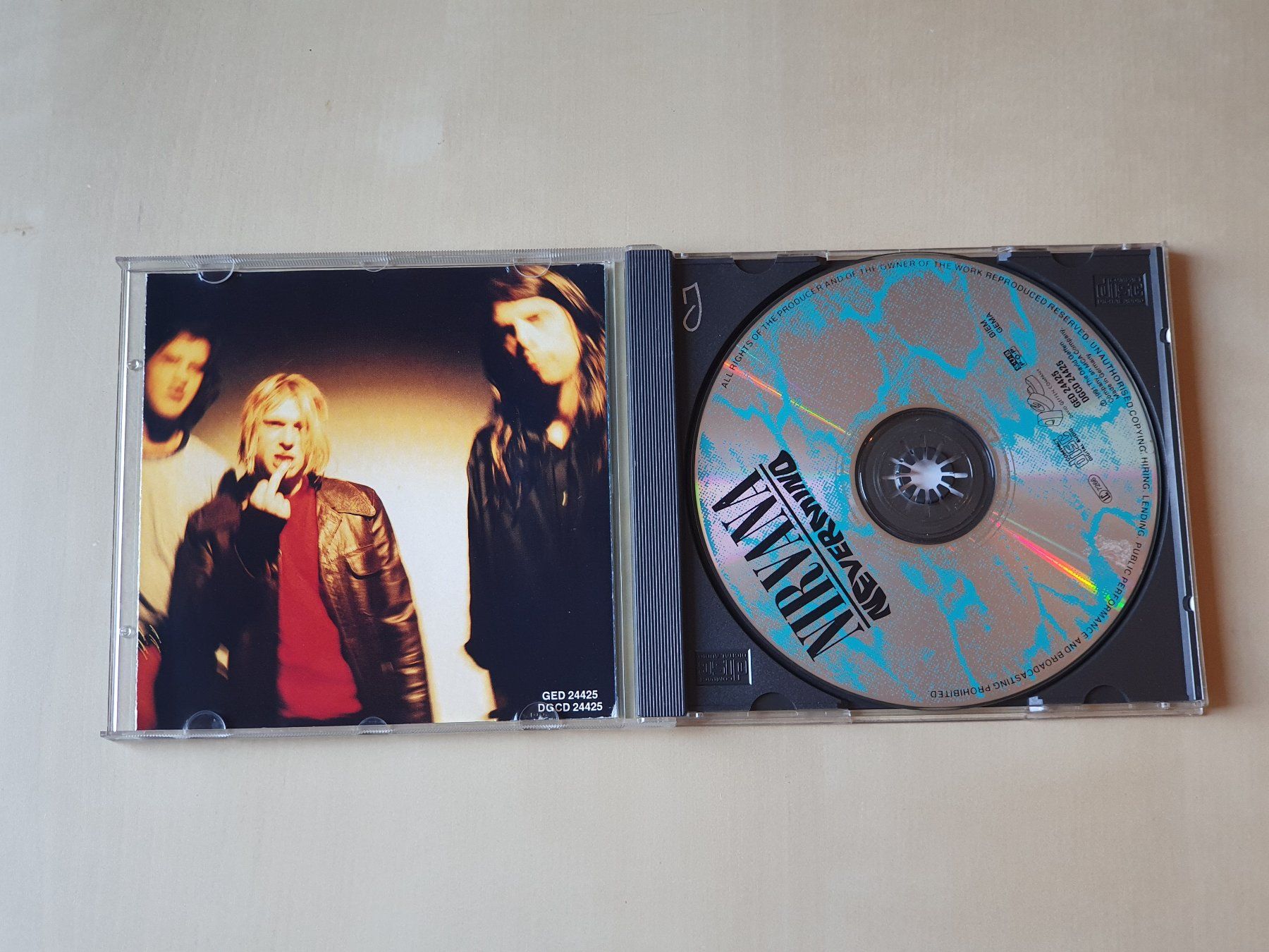 CDs: Nirvana Nevermind – D'occasion à Stansstad par collectorsshop 2