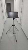 Projector stand, foldable and adjustable