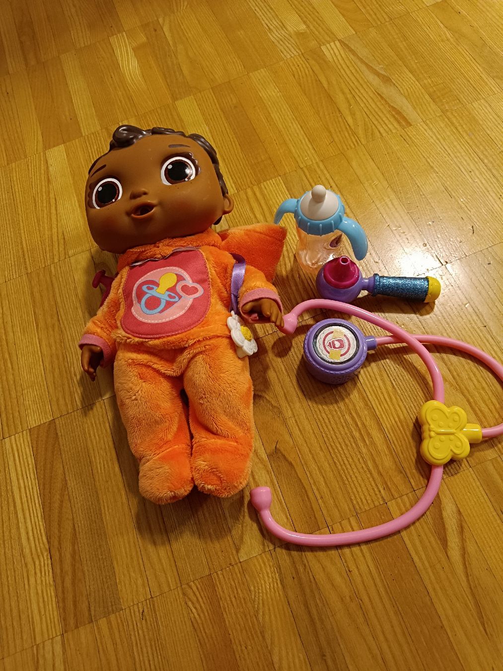 Bambole: Doc McStuffins Puppe mit Zubehör – Usato da Einsiedeln venduto da Pure-Pleazure 1