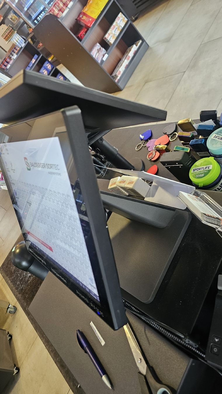 Registratore di cassa: BASO Wing POS Kassensystem 15" Touch + 12.1" Display | 16GB – Nuovo (secondo la descrizione) da Dottikon venduto da kuli21 1