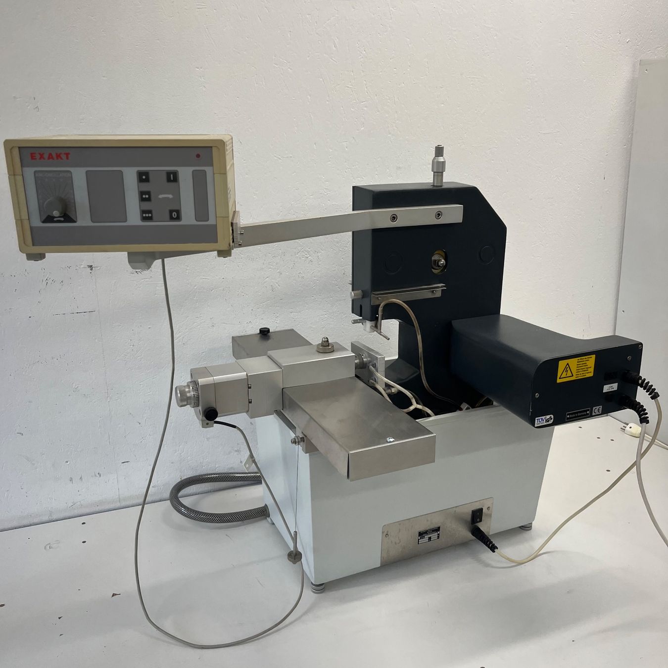 Accessori da laboratorio: EXAKT 300 Pathologische Bandsäge – Usato da Niederdorf venduto da LeptonAG_Labor