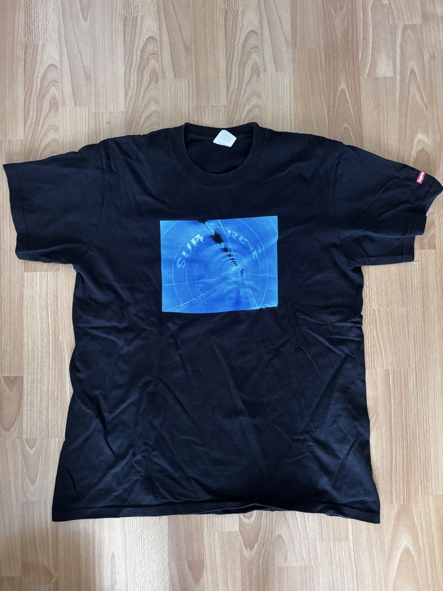 Supreme T-shirts: Supreme shirt size M – D'occasion à Diessenhofen par manu_55778