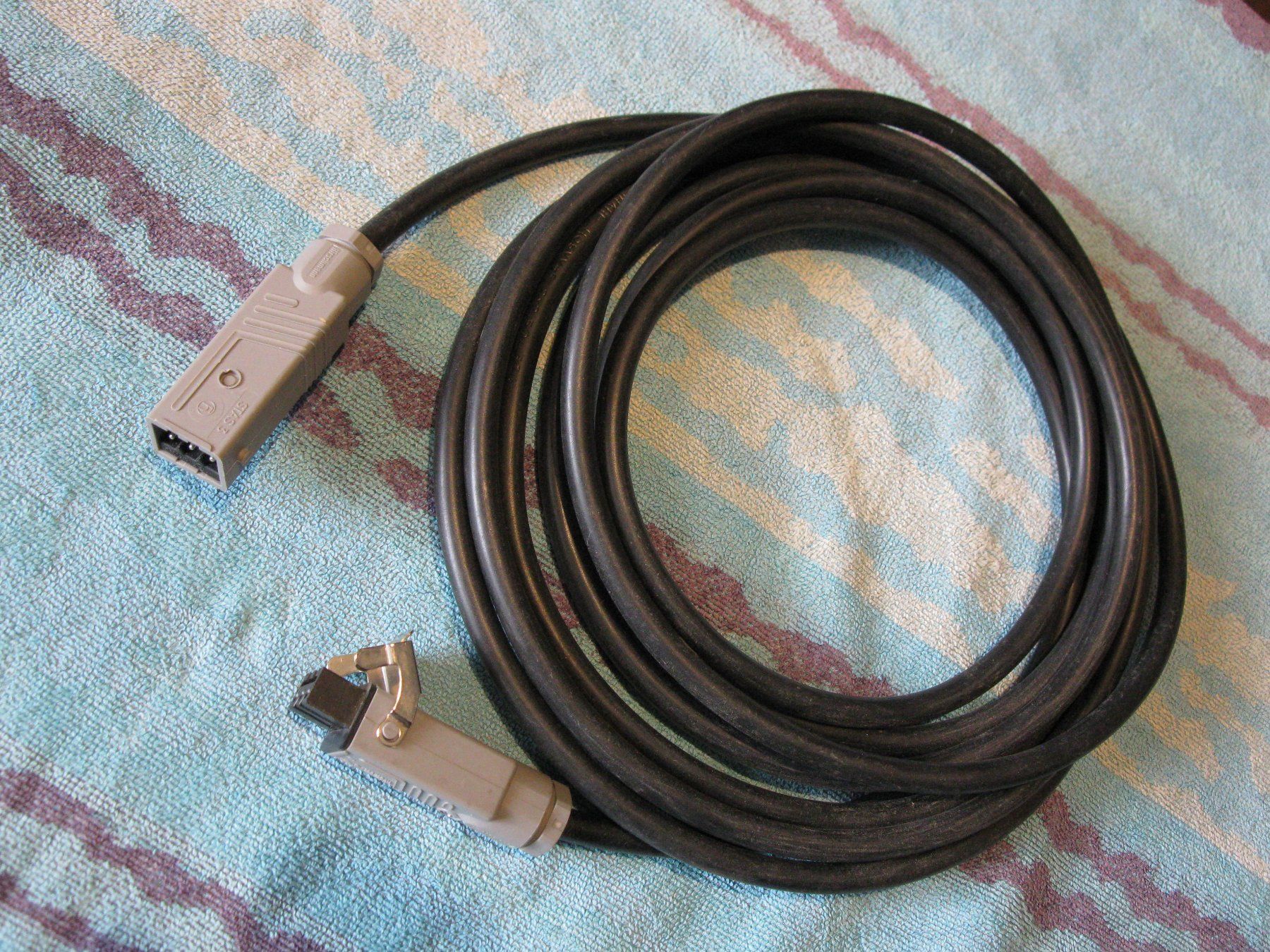 Kabel: Verlängerungskabel mit Stecker HIRSCHMANN STAS 3 – Gebraucht aus Hittnau von Mares8335