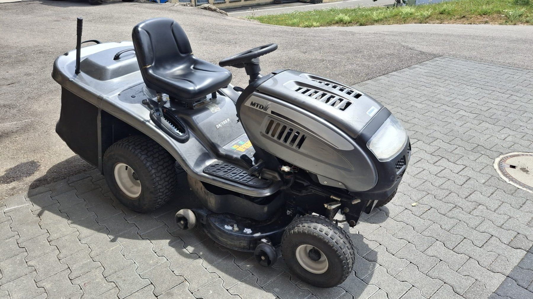 Mtd Tagliaerba: Aufsitzrasenmäher MTD 24/105 H – Usato da Mettmenstetten venduto da tratech1990 1