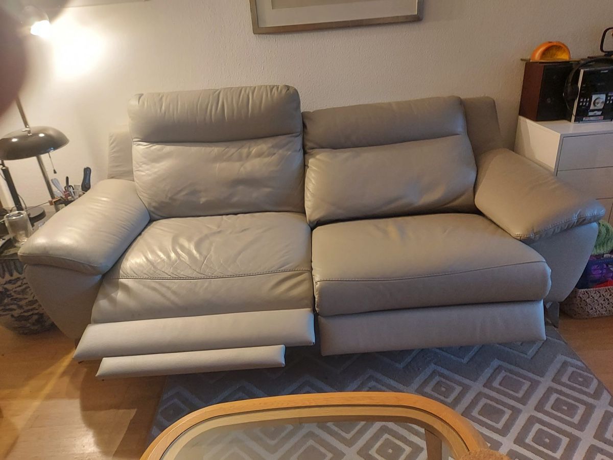 Conforama Divani: 2 und 3 Sitzer Echtledersofa mit Relaxfunktion – Usato da Rheinfelden venduto da asm_197Id 2