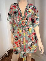 Strandkleid mit Blumenmuster, Grösse M,