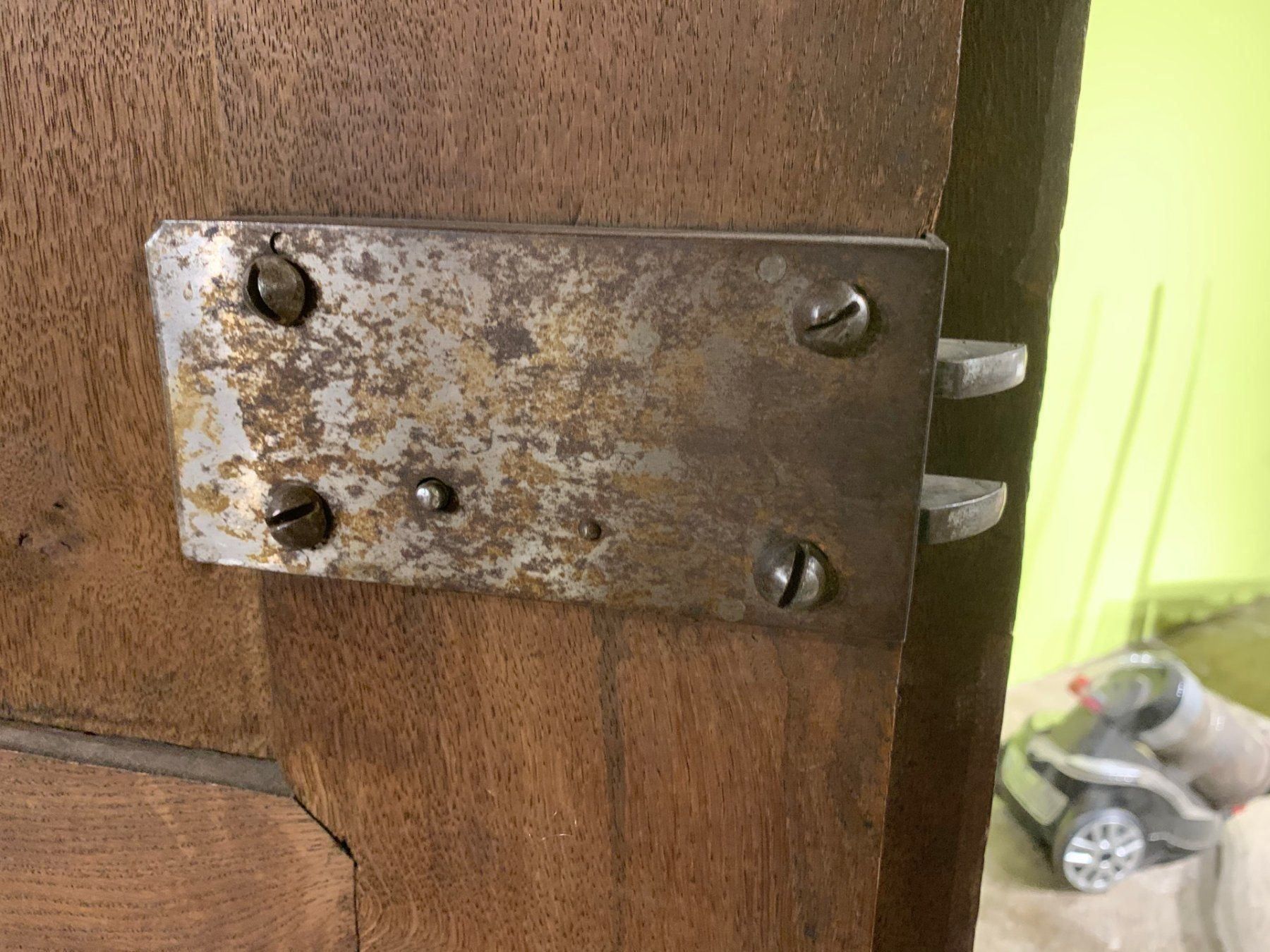 Schränke: Ein sehr alter Schrank / Kasten in Eiche – Gebraucht aus Wallisellen von zappenduster 8