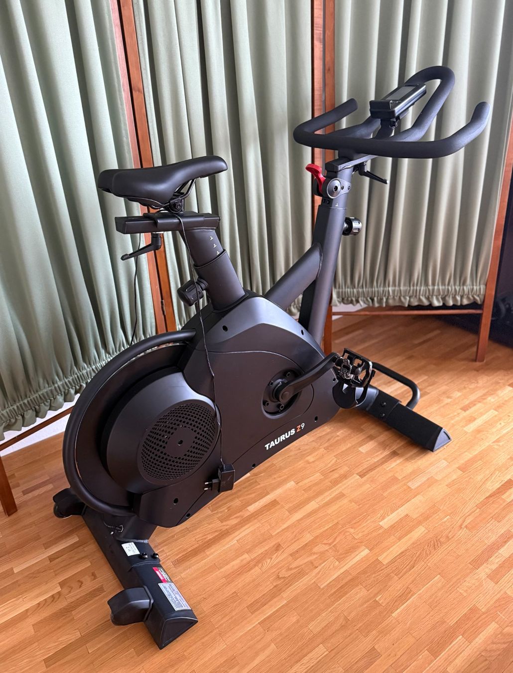 Velos: Vélo d'appartement Taurus Z9,Heimtrainer. – Neu (gemäss Beschreibung) aus Bulle von miura_sv 2