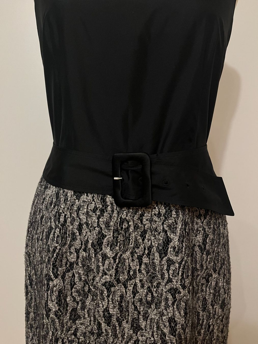 Vestiti: Elegantes Kleid mit Spitze / Wolle / St. Emile – Usato da Maienfeld venduto da 2nd-Hand-Parts 1