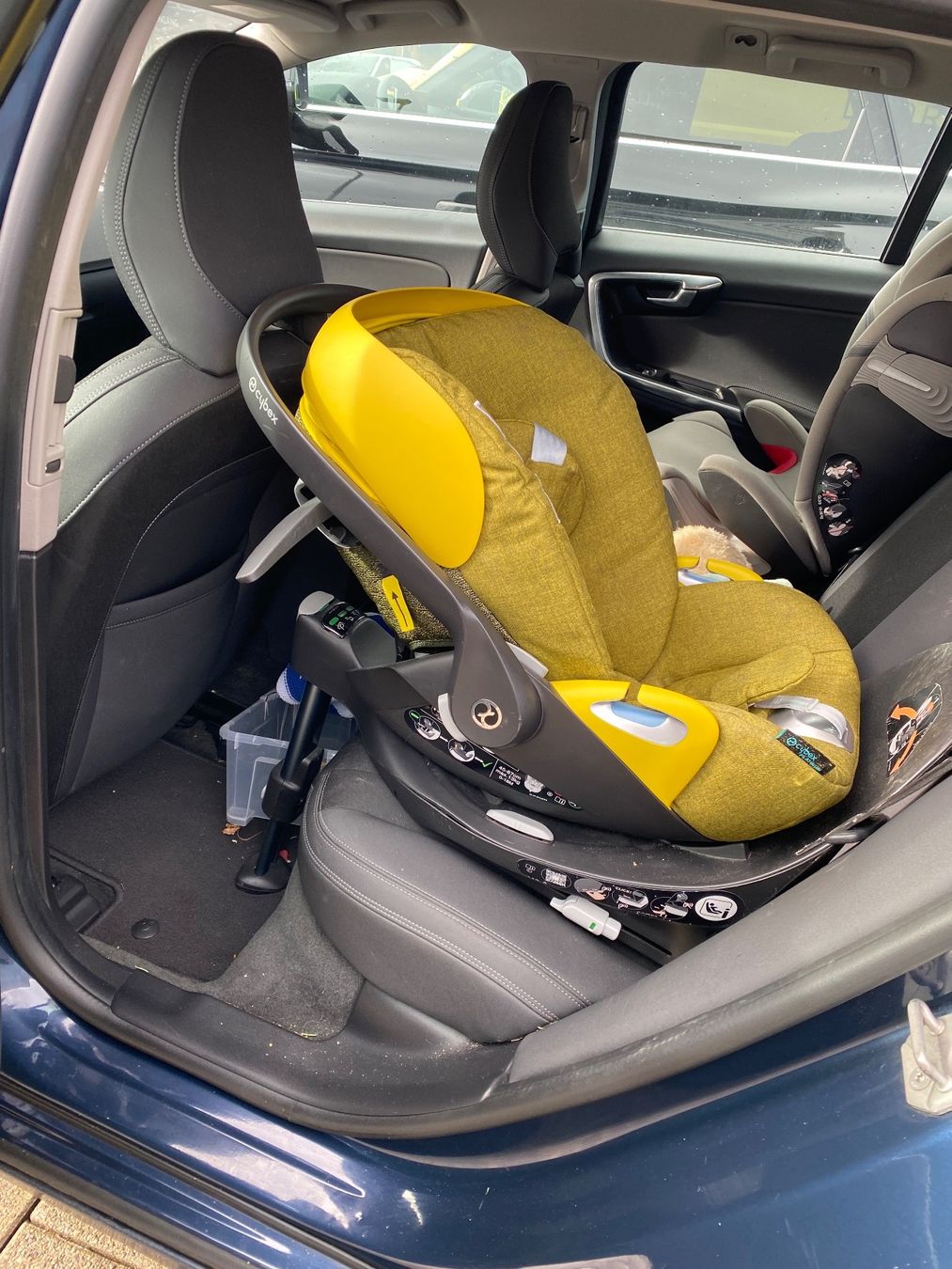 Cybex Seggiolini per auto: Cybex Cloud Babysitz mit Isofixstation – Usato da St. Gallen venduto da Msgoethe 1