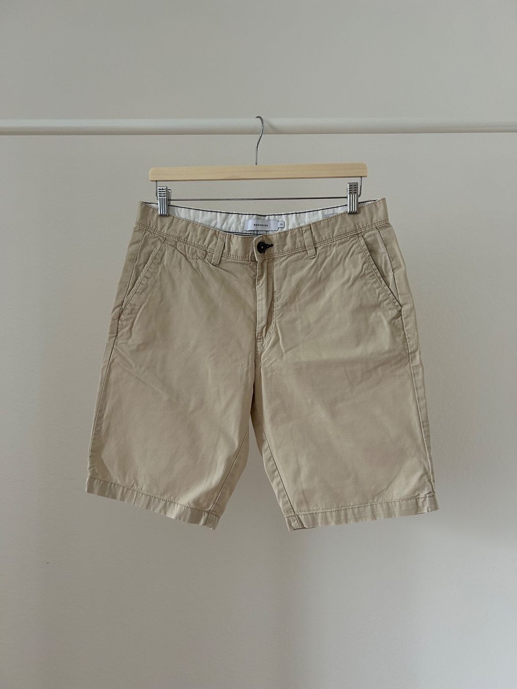Pantalons: Reserved shorts – D'occasion à Zürich par _nathalie_
