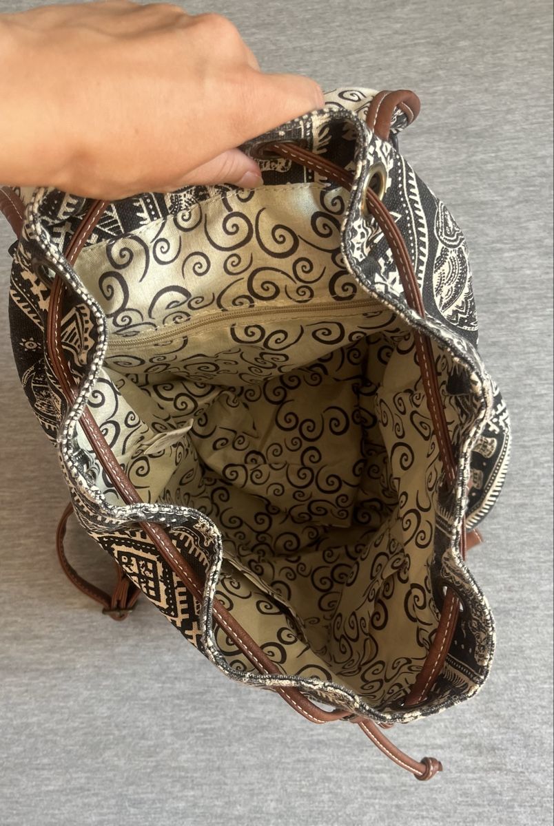 Zaini: Rucksack Stoff mit Elefantenmuster – Usato da Einsiedeln venduto da lar_d62m 1