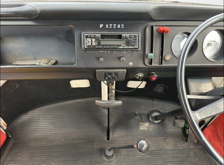 VW Veicoli da campeggio: VW T2 Camper, Hochdach – Usato da Alpnach-Dorf venduto da Hess-Automobile 5