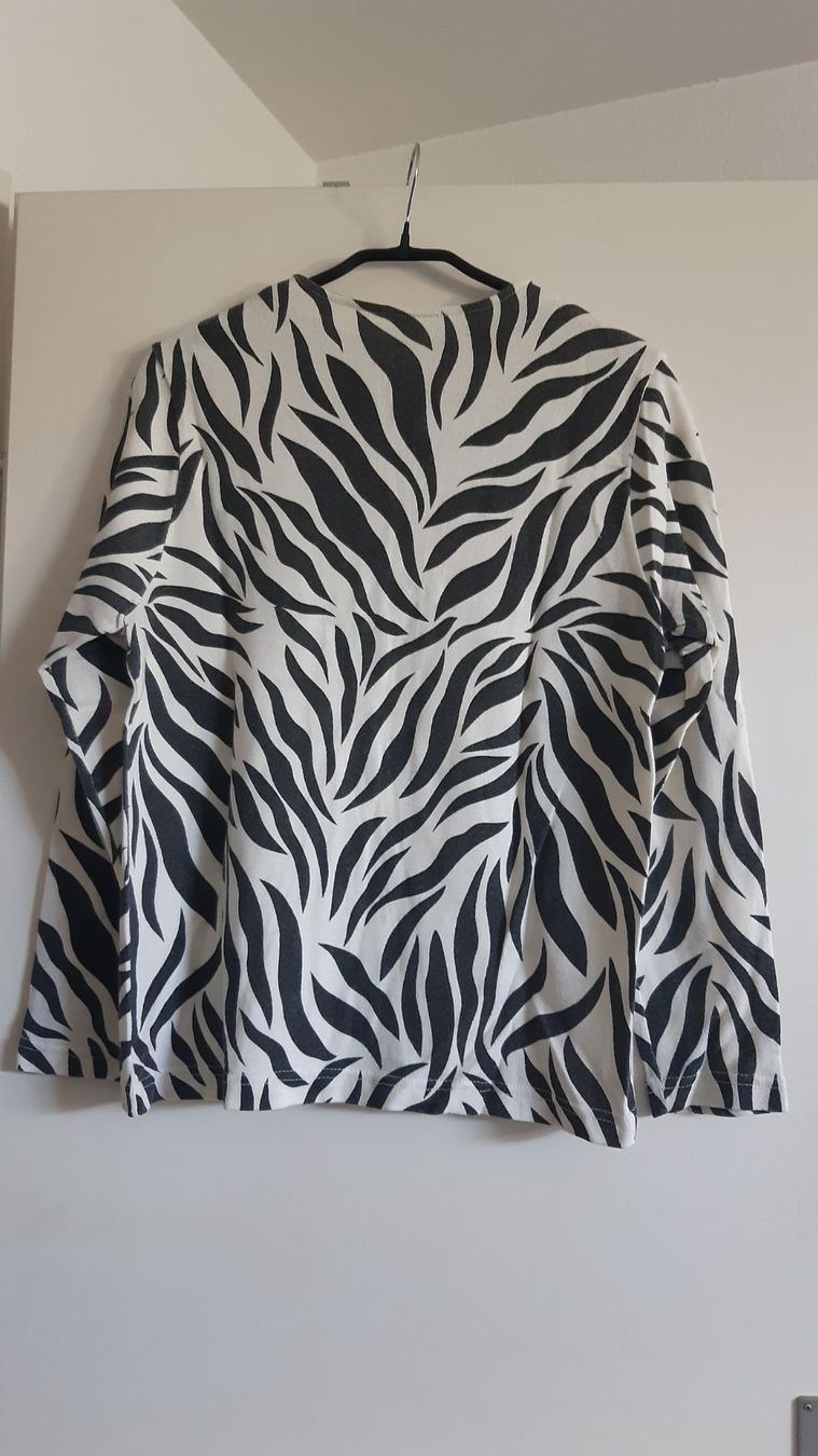 Jacken: Twinset (Kurzarmpullover + Cardigan) Zebramuster Gr. 42 – Gebraucht aus Basel von Fashionvictim 2