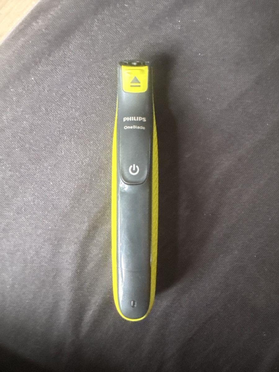 Philips Rasoi & Lamette da barba: Philips OneBlade QP2724 Trimmer new condition – Nuovo (secondo la descrizione) da La Neuveville venduto da William_T