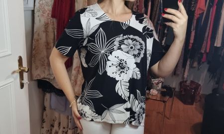 Sommer-Bluse schwarz/weiss Gr. 48/50