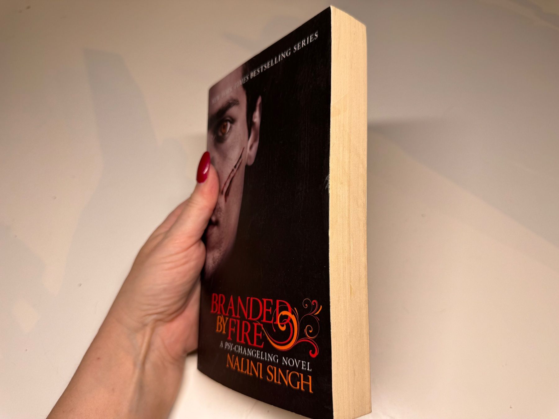 Libri: NOVEL: Nalini Singh, Branded by Fire – Usato da Grosswangen venduto da English_books 1