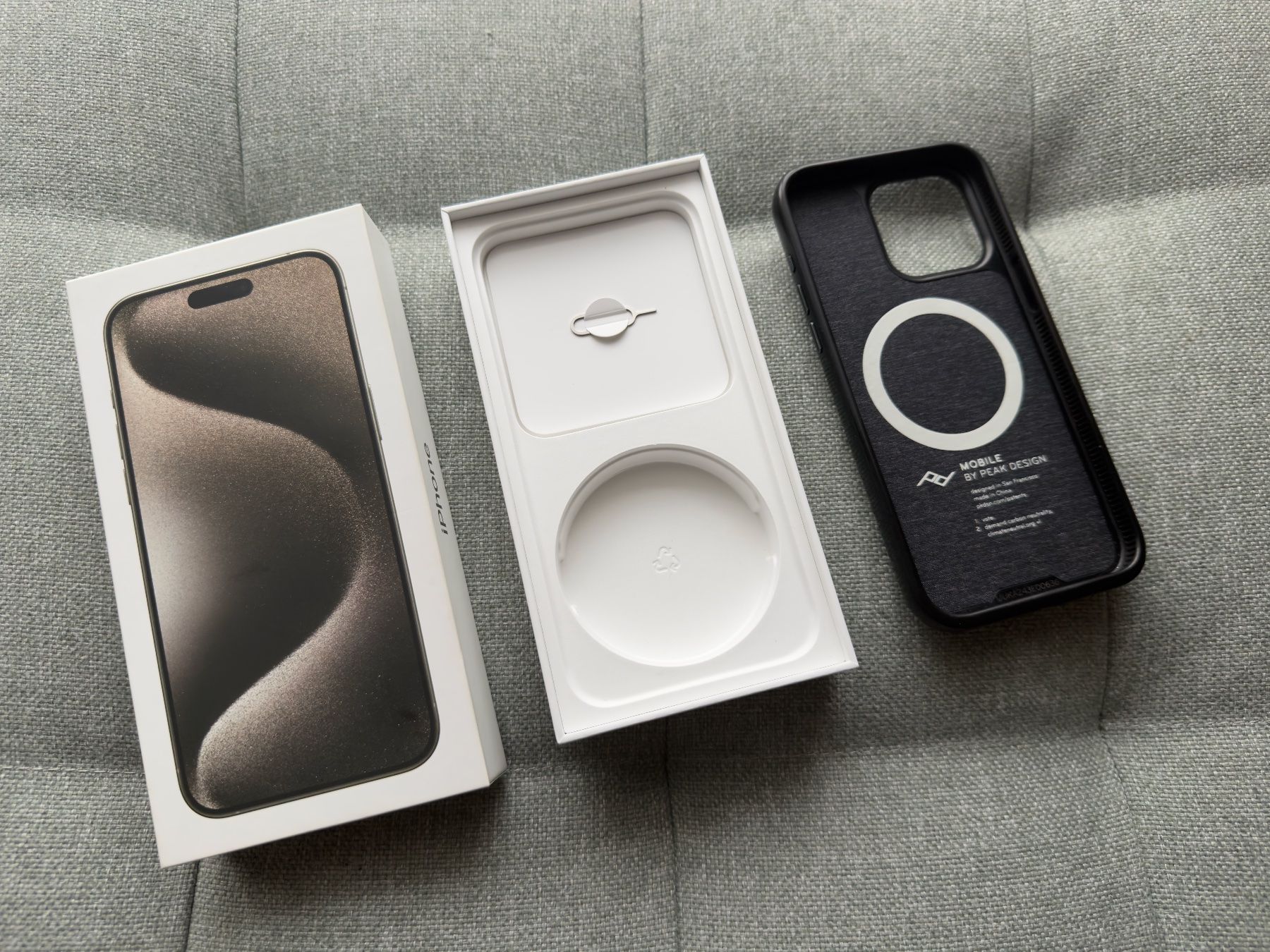 Apple Handys / Smartphones: iPhone 15 Pro Max 512GB mit PeakDesign Case – Gebraucht aus Luzern von Bluebird1 2