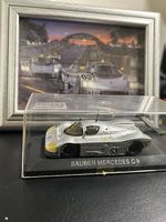 Bild und Modellauto Sauber C9