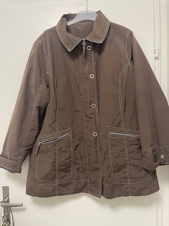 Giacche: Jacke mit Kapuze Grösse 46/48 – Usato da Pratteln venduto da vasare3