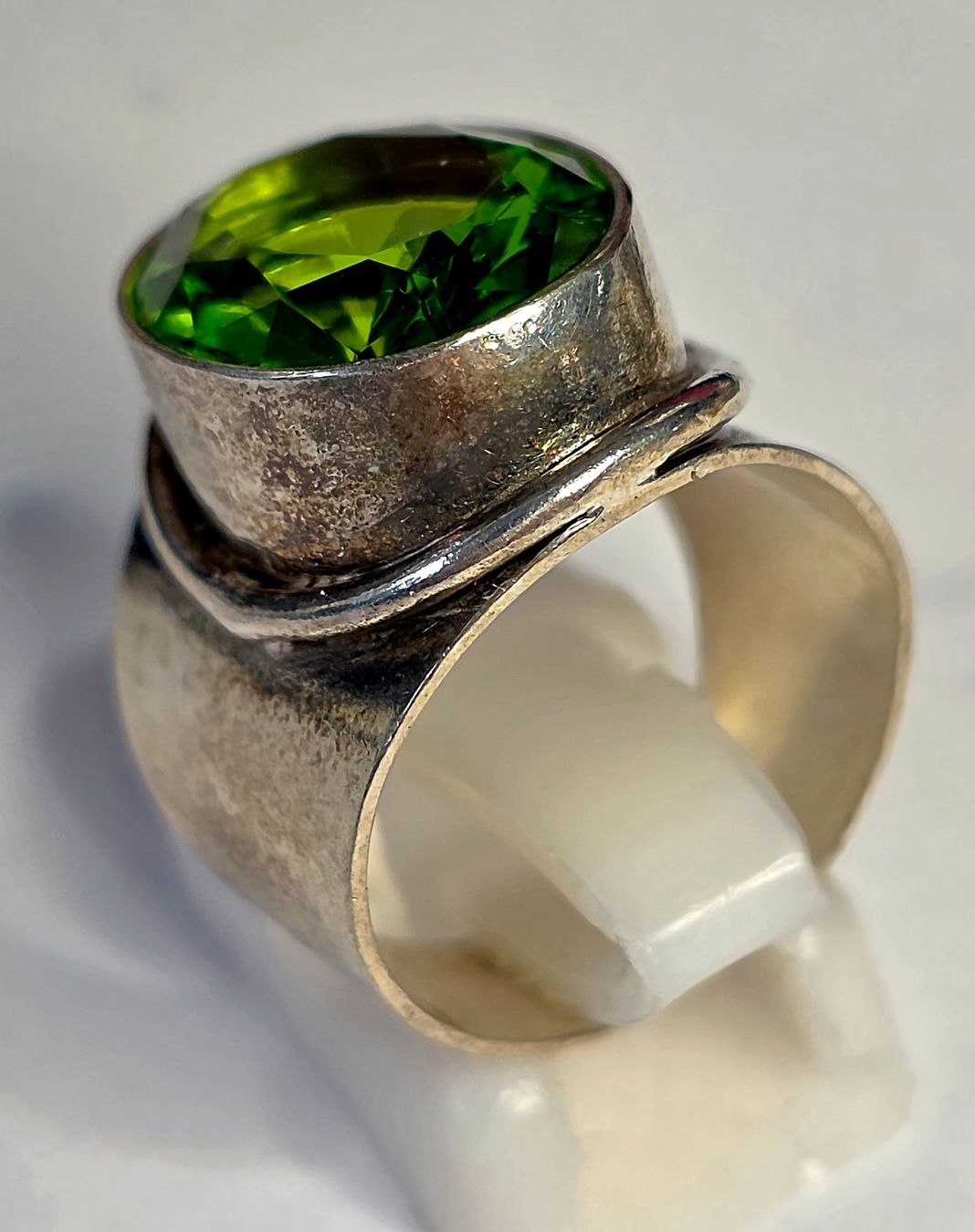 Bagues: Silber Ring mit hellgrünem Stein – Neuf (Voir description) à Zürich par adriben 4
