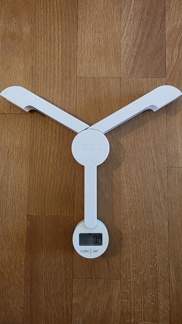 Joseph Joseph Bilance da cucina: Joseph Joseph Küchenwaage Model Triscale – Usato da Wettingen venduto da broetli01 1