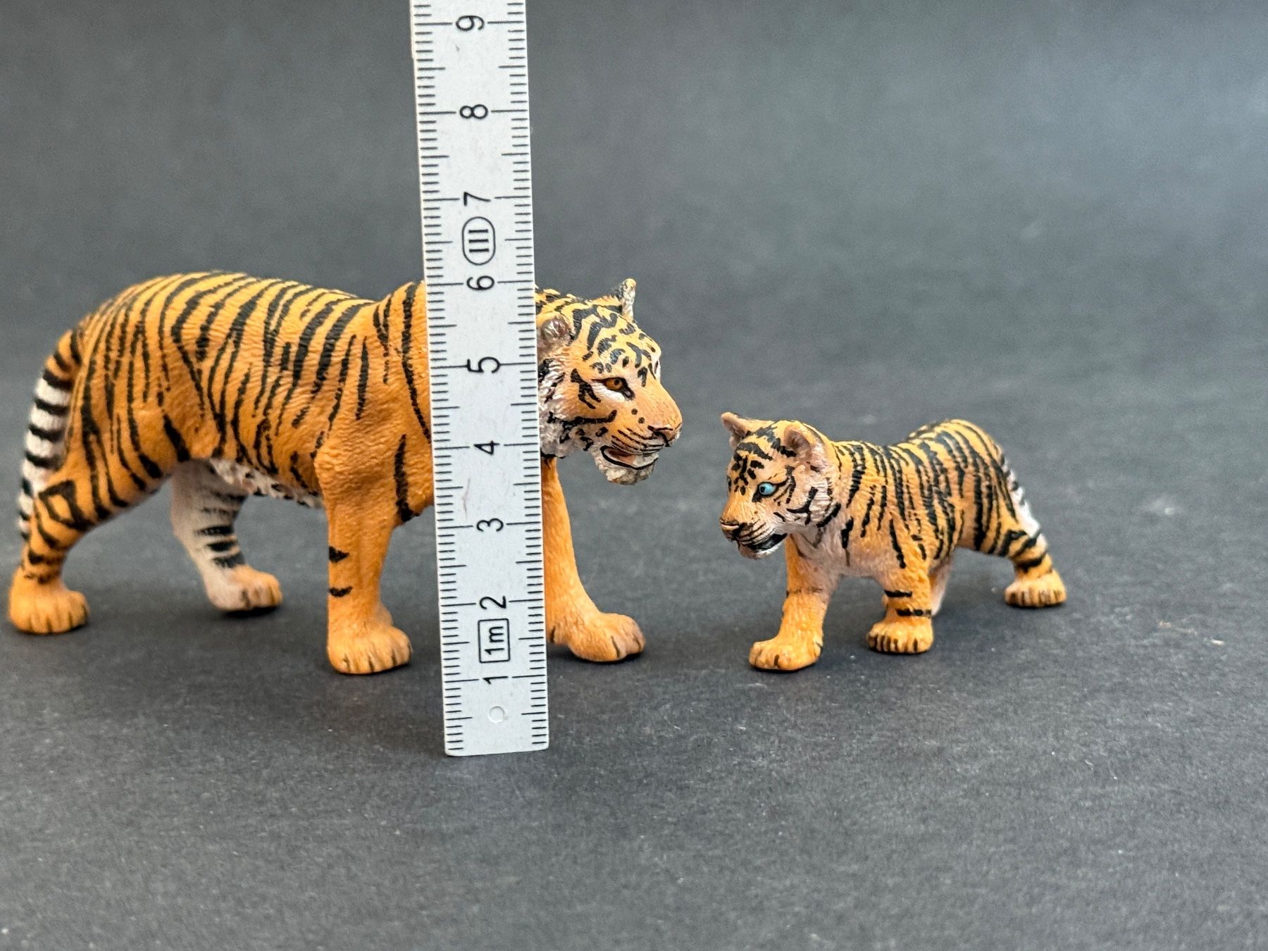 Schleich Statuette: Schleich Tiger mit Junges Jungem – Nuovo (secondo la descrizione) da Ennetbaden venduto da mapa05 1