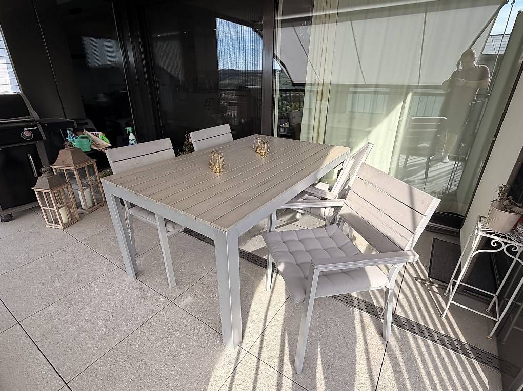 Ikea Tables: Balkontisch mit 4 Stühlen – D'occasion à Root par JuliusU 3