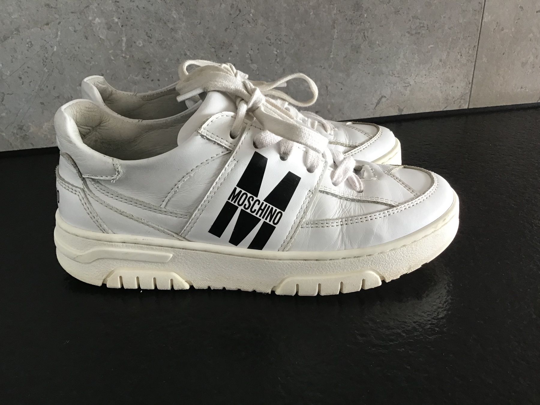Moschino Chaussures hommes: Sneakers Moschino – D'occasion à Neuchâtel par sta_7qfy 1
