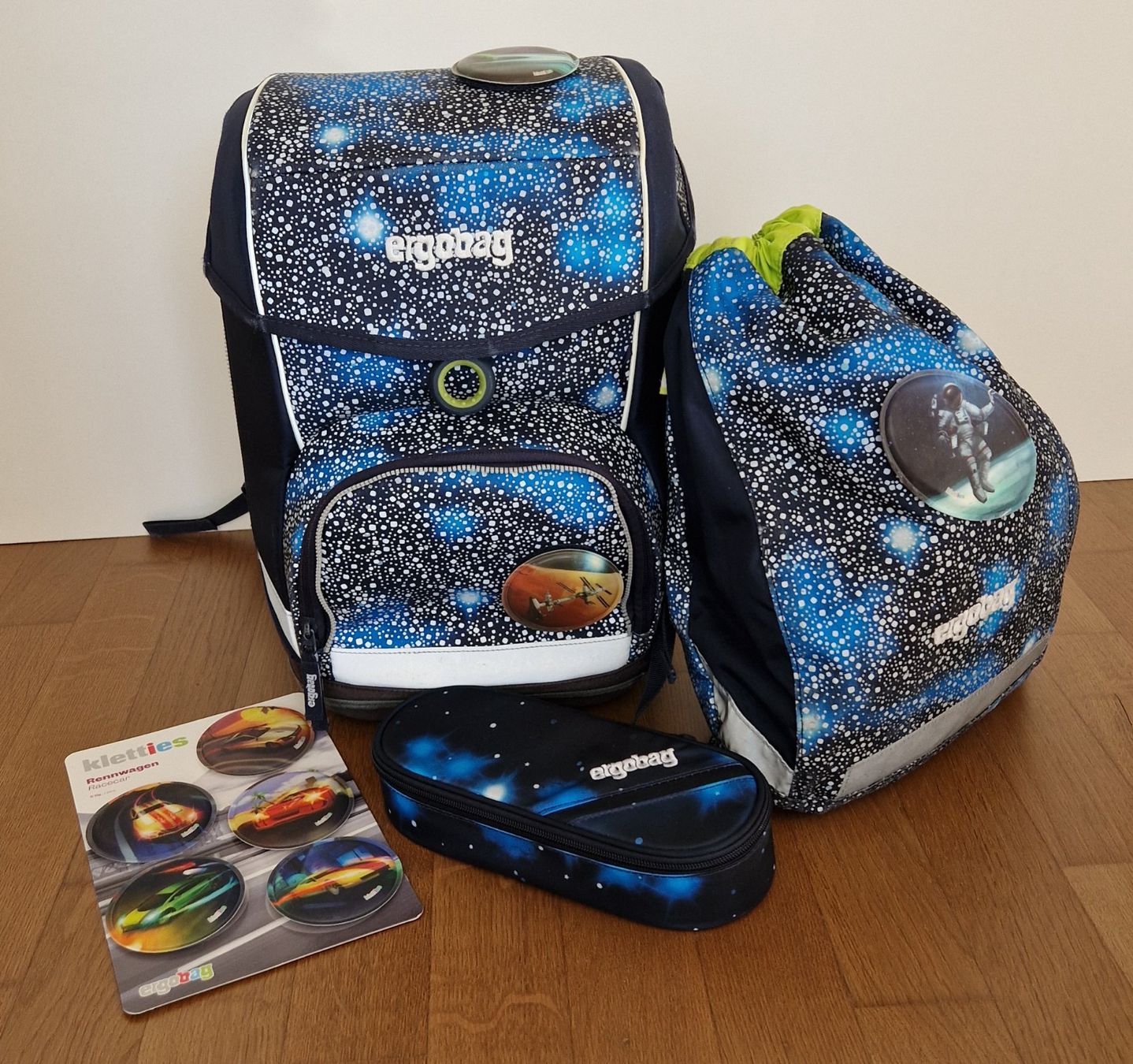 Ergobag Sacs à dos: Ergobag Set - Galaxy Motiv -Cubo – D'occasion à DomatEms par Gambon