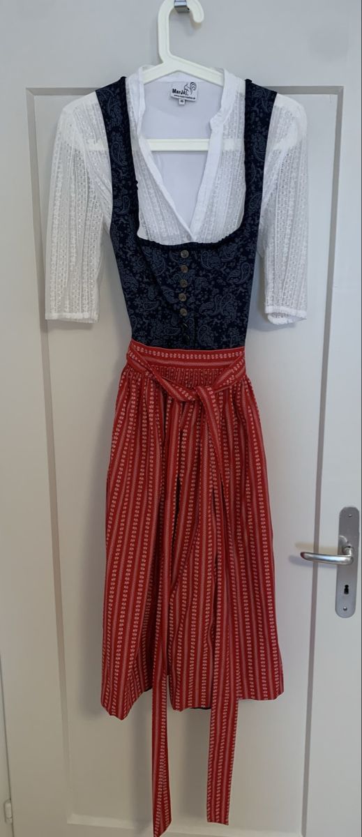 Kleider: Dirndl Gr. 38/40 mit Bluse & 2 Schürzen – Gebraucht aus Klosters von ARI1908 4