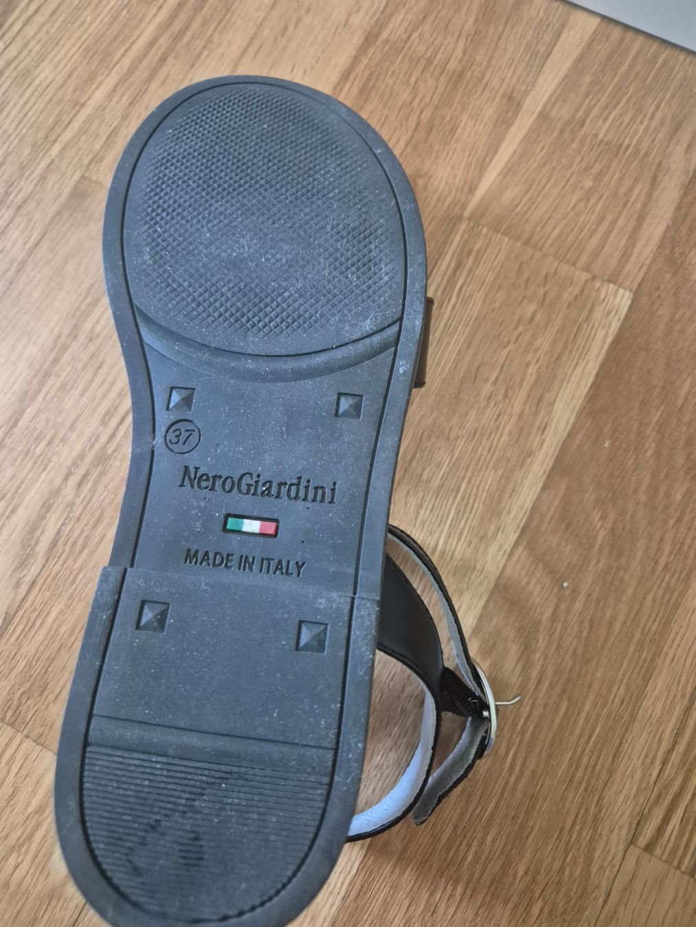 Scarpe da donna: Sandale Nero Giardini Gr. 37 – Usato da Willisau venduto da dor_xp9g 3