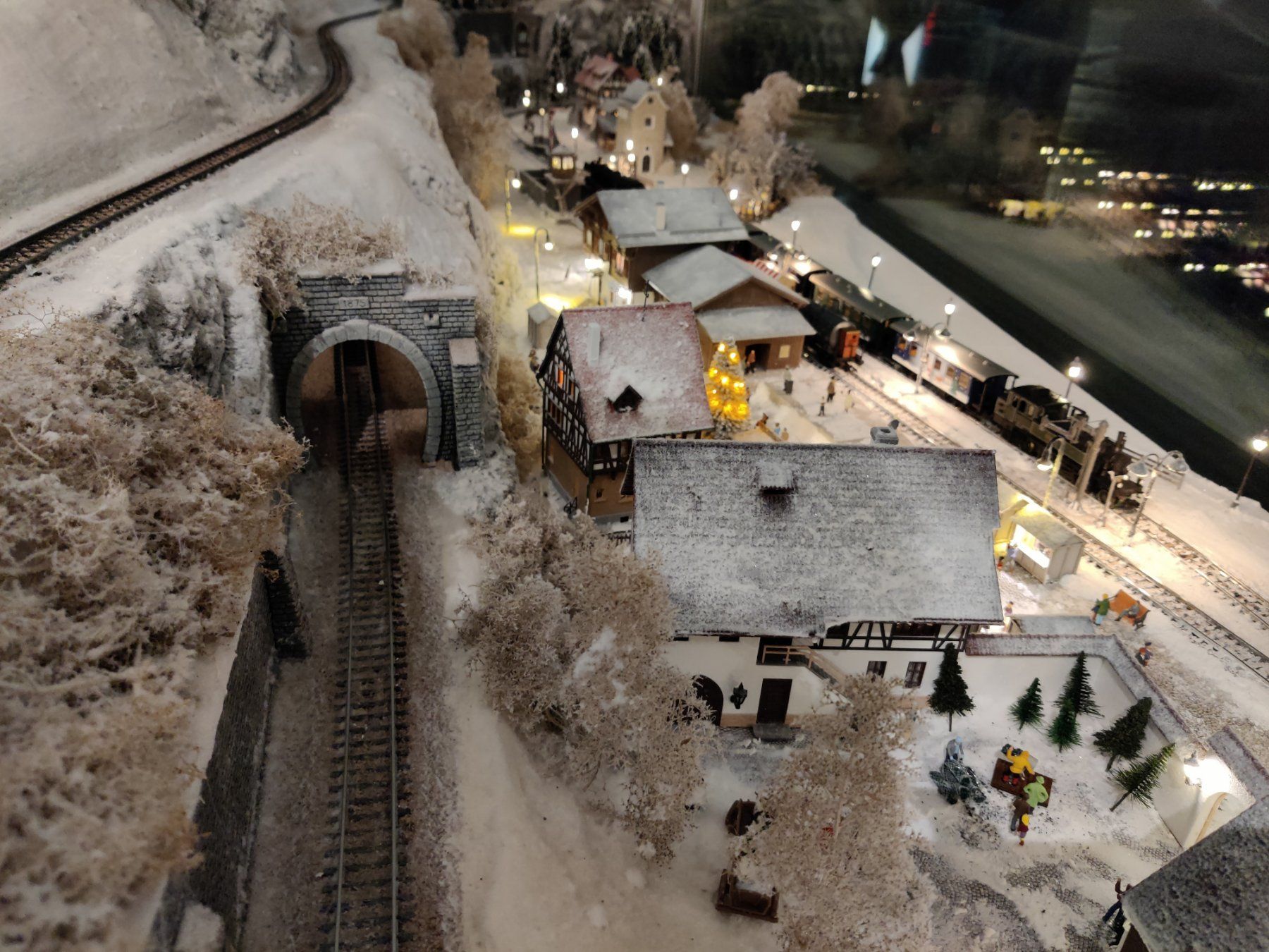 Märklin Modellini di ferrovie: Wunderschöne Winteranlage im Märklin System – Usato da Wangs venduto da mobacom 2