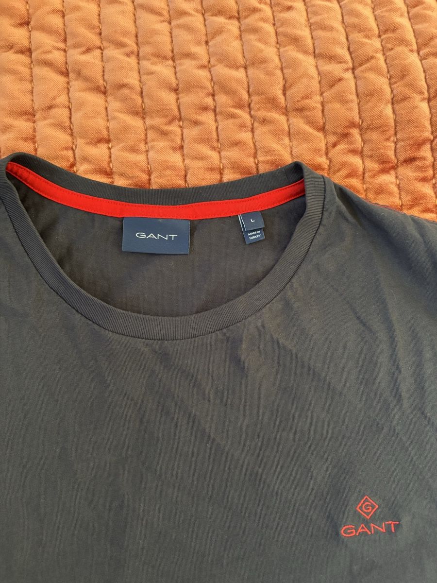 Gant T-shirt: 2 t-shirt Gant & Guess – Usato da Corpataux venduto da seniz 1