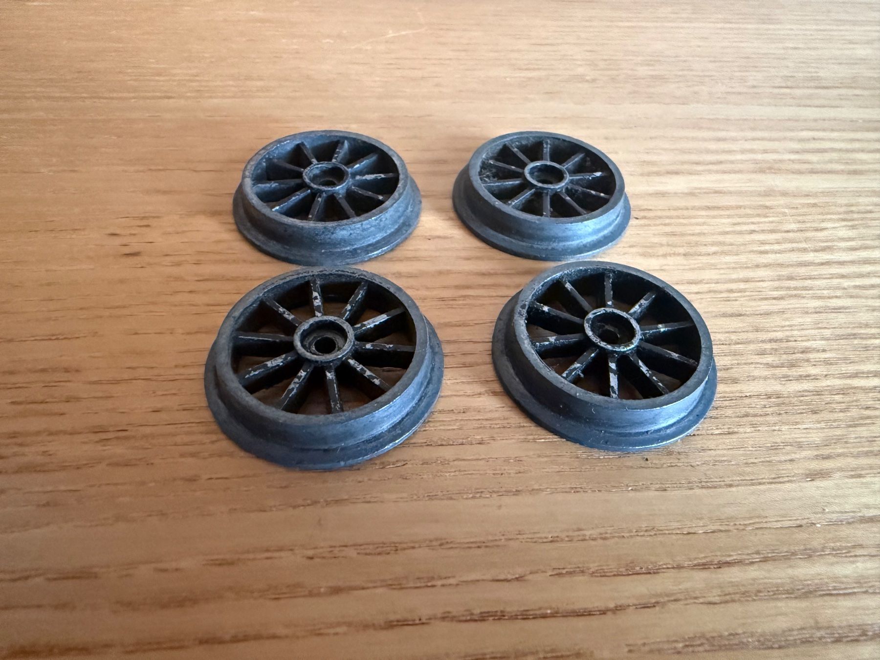 Modellini di ferrovie: 4 Speichenräder Spur 0 Lauffläche 30.7 mm – Usato da Amden venduto da vipernatter 1
