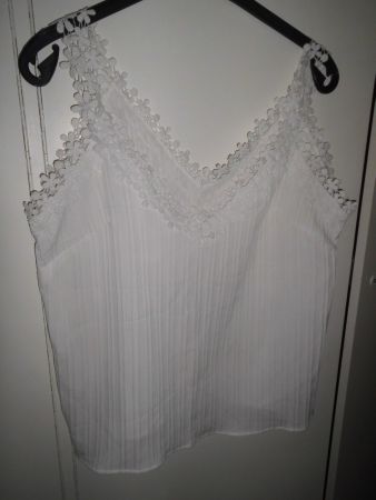 Top blanc XXL avec dentelles