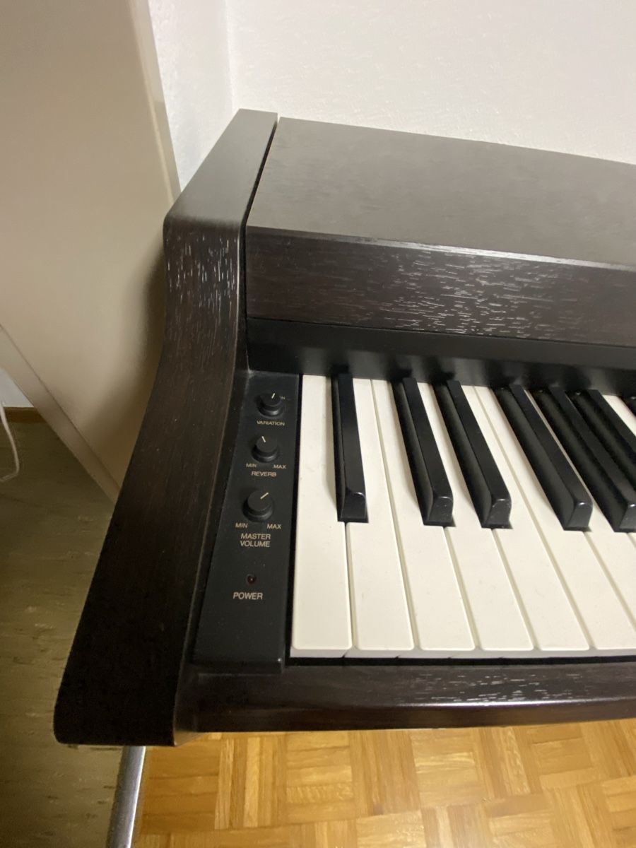 Yamaha Strumenti musicali: Yamaha Clavinova Digitalpiano inkl. Hocker – Usato da Zürich venduto da ize_rn9v 1