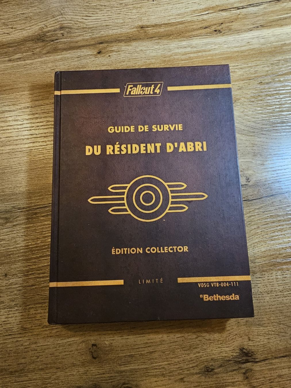 Guide de survie du résident d'abri Fallout 4 collector (Gebraucht) in ...