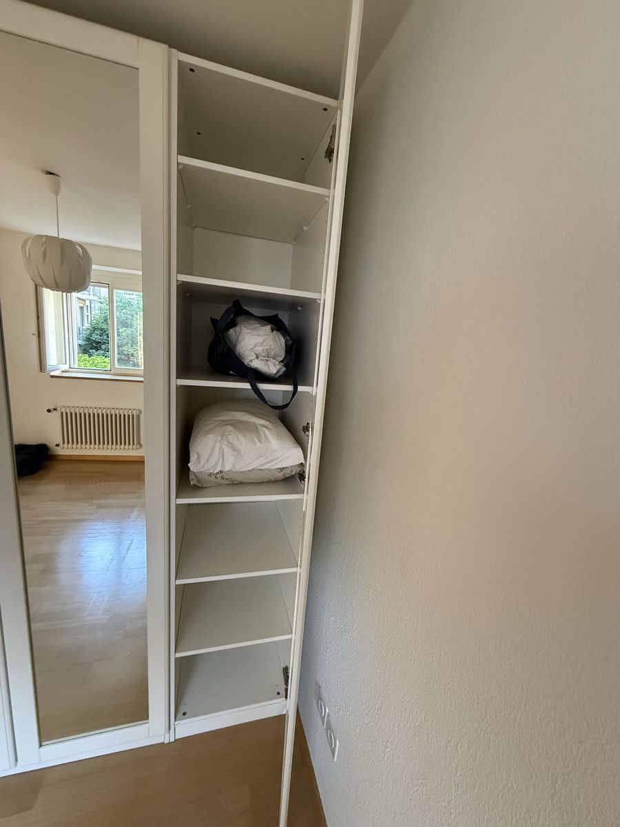 Guardaroba: Kleiderschrank 3 Türe mit Spigel – Usato da Zürich venduto da ric_v5xf 2